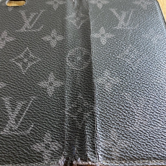 Louis Vuitton monogram iPhone case - Picture 6 of 10